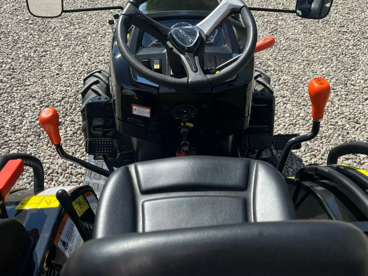 Billede 5 - Solis S26 Limited Edition i sort 6+2 Gearmaskine med Servostyring og brede traktorhjul