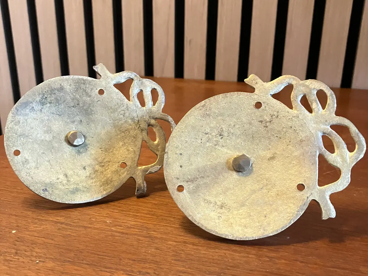 Billede 3 - 2 Messing knager med patina.