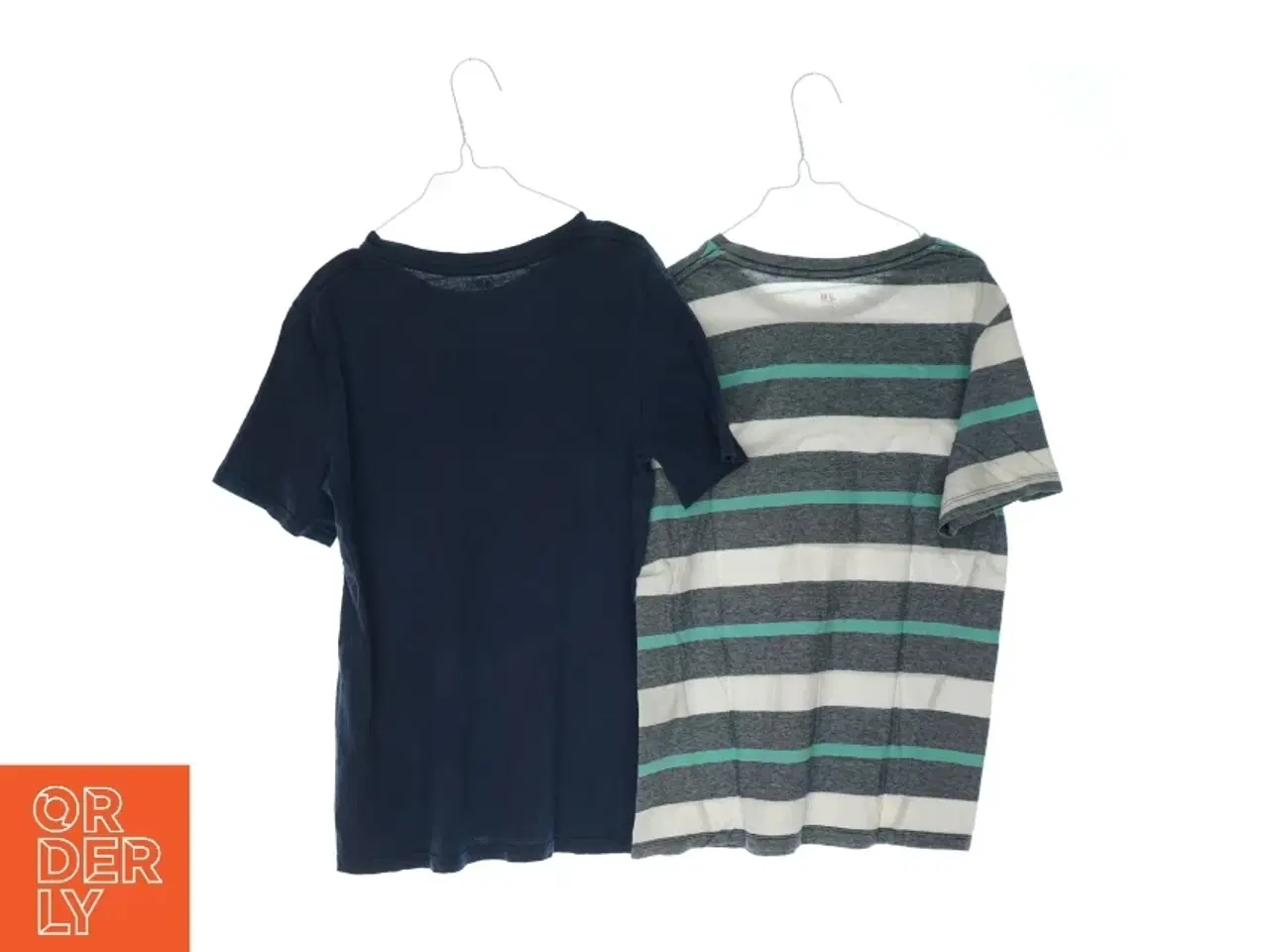 Billede 2 - T-Shirt (2 stk.) fra H&M (str. 146 cm)