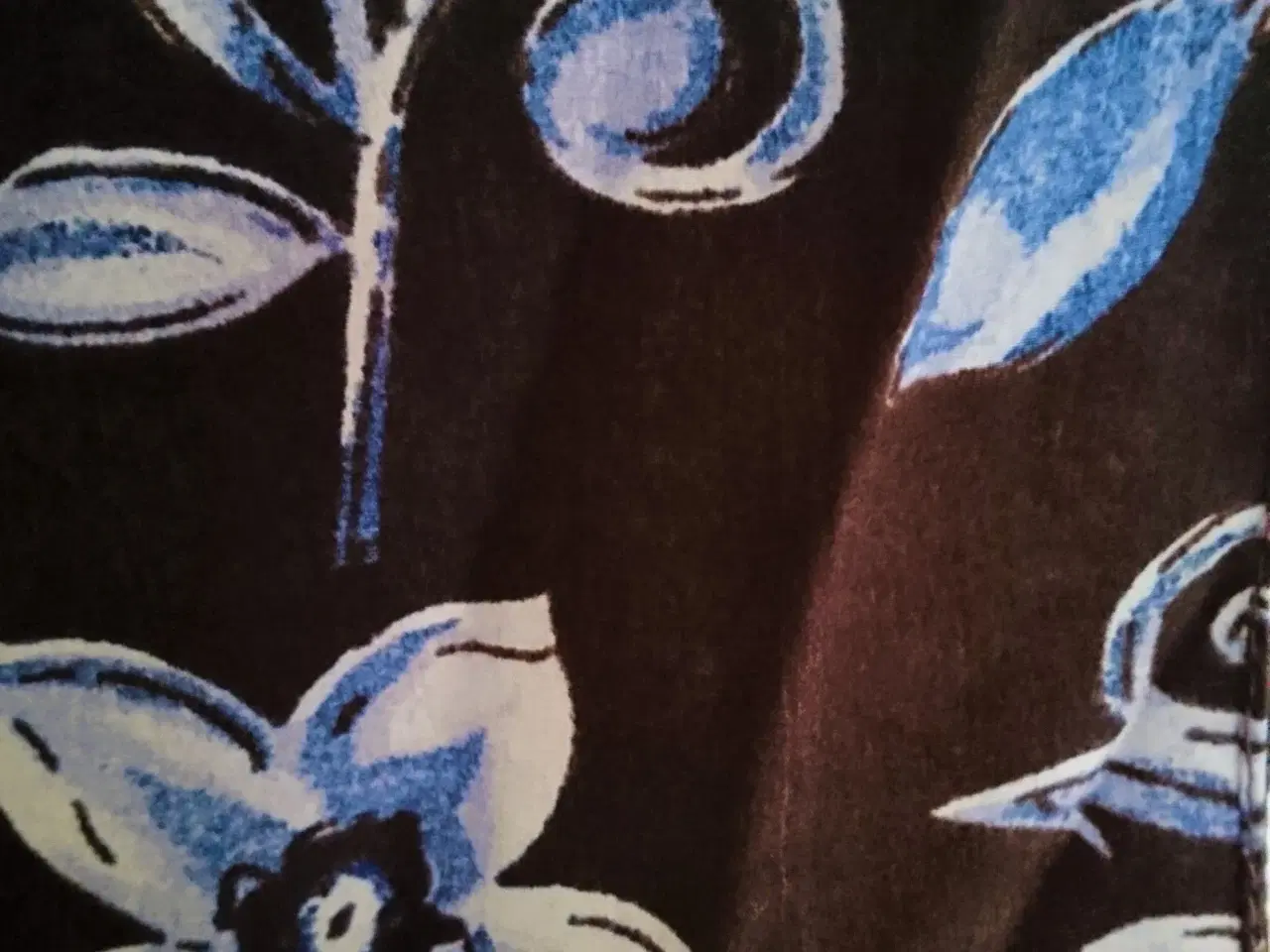 Billede 2 - Tørklæde - Brun med blå blomster 100 % Silk