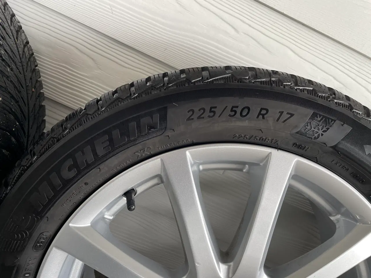 Billede 3 - Michelin vinterdæk med fælge