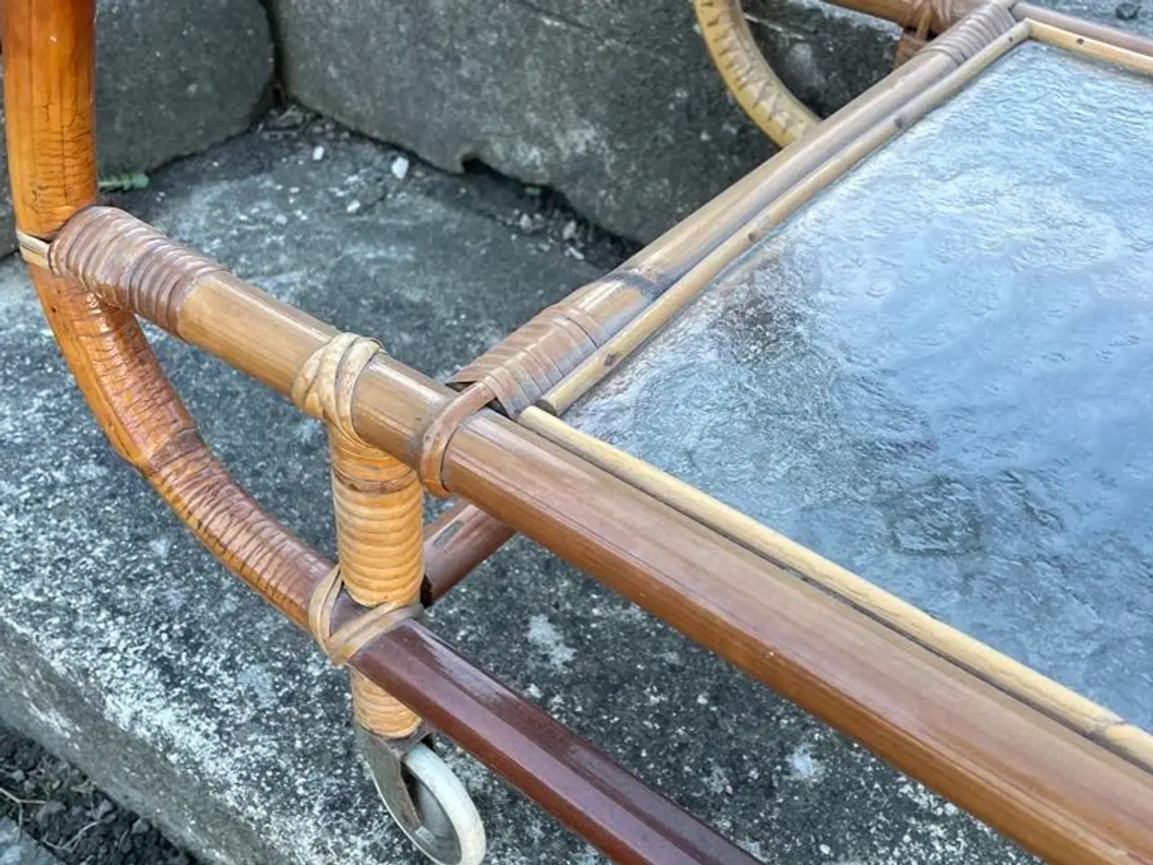 Billede 4 - Eksklusivt Vintage Barbord i Mørk Bambus & Råglas