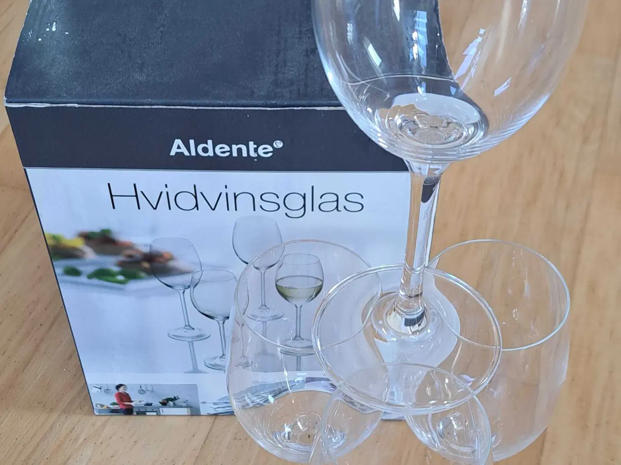 Billede 6 - Nyt 12 pers. sæt vinglas fra Aldente