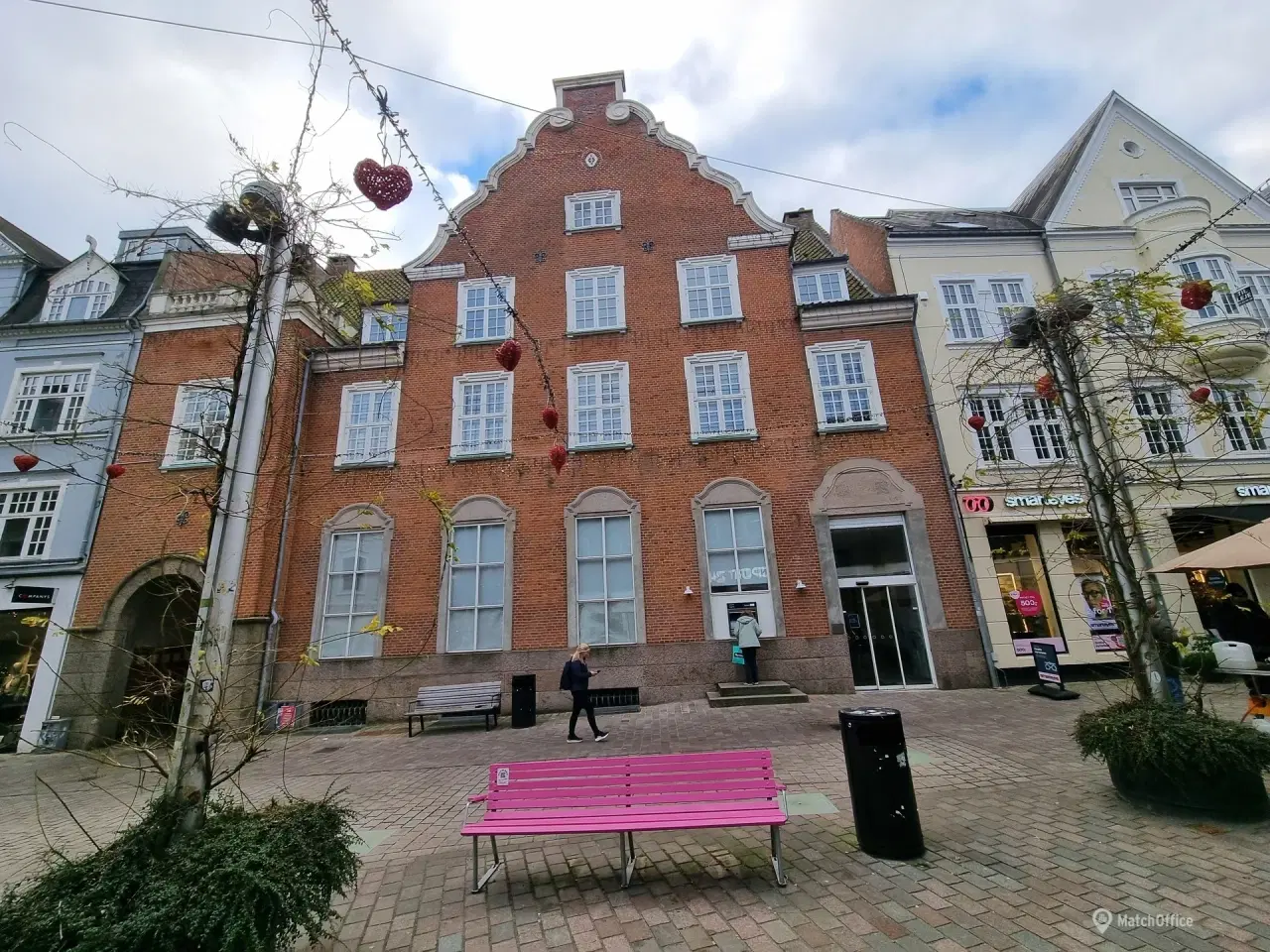 Billede 1 - Flotteste erhvervslejemål - på 2. sal - med fantastisk beliggenhed