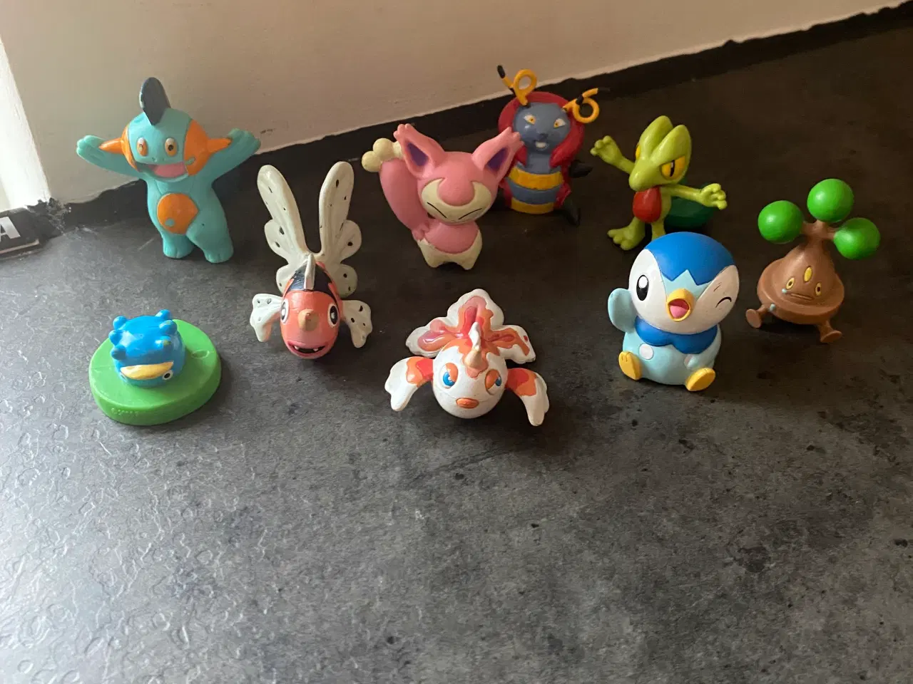 Billede 2 - Ældre pokemon figurer sælges. 