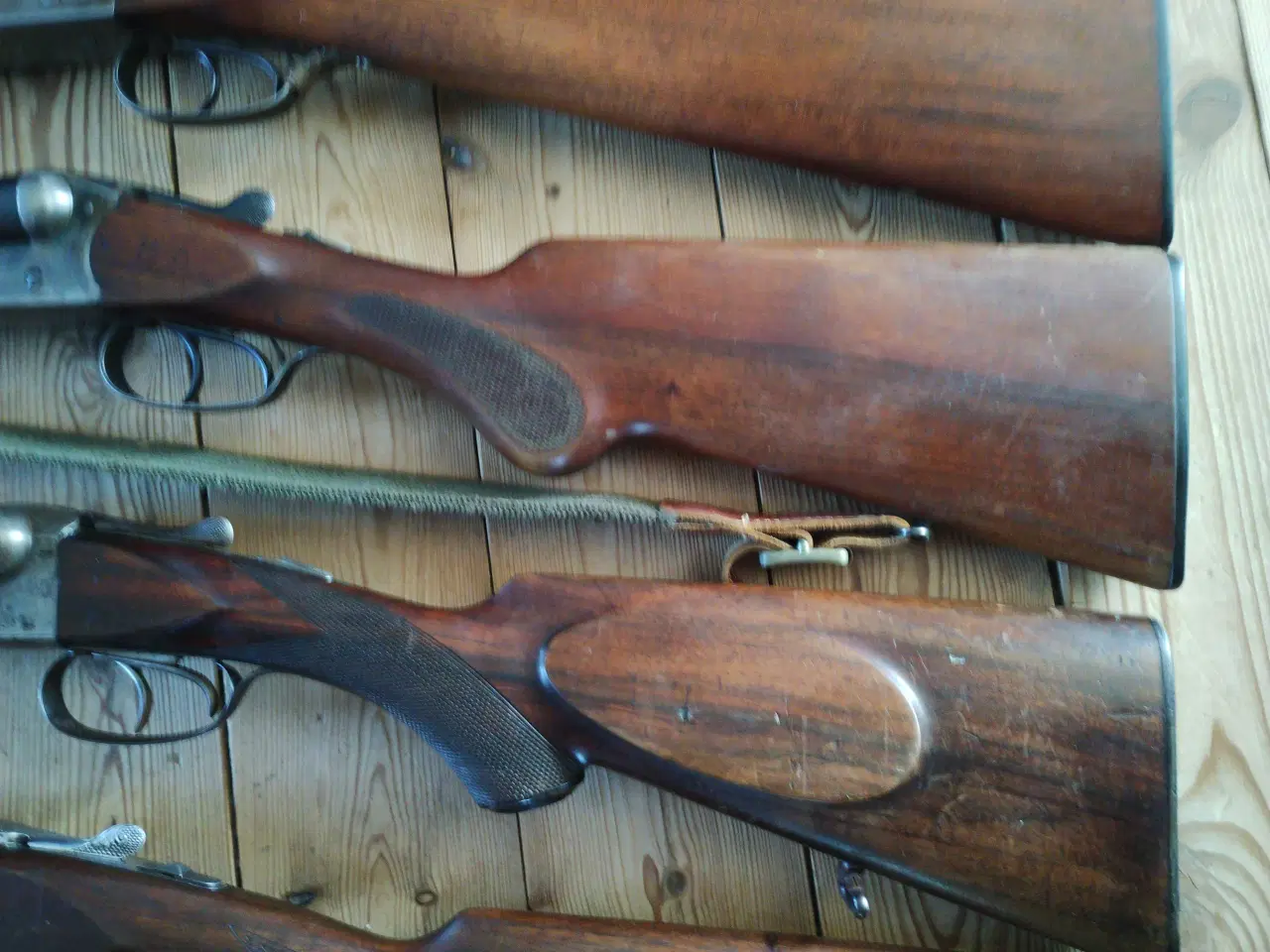 Billede 3 - Suhl Jagtgevær 12/70. 1/4-1/4 pæn brunering.