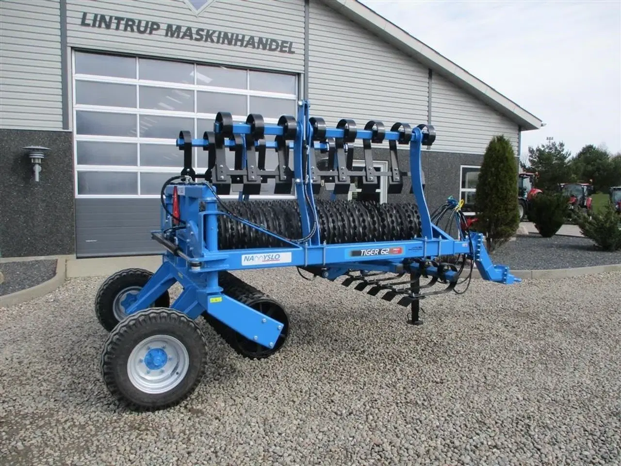 Billede 8 - Namyslo Tiger 620 med hydraulisk lammelplanke / plannerplanke