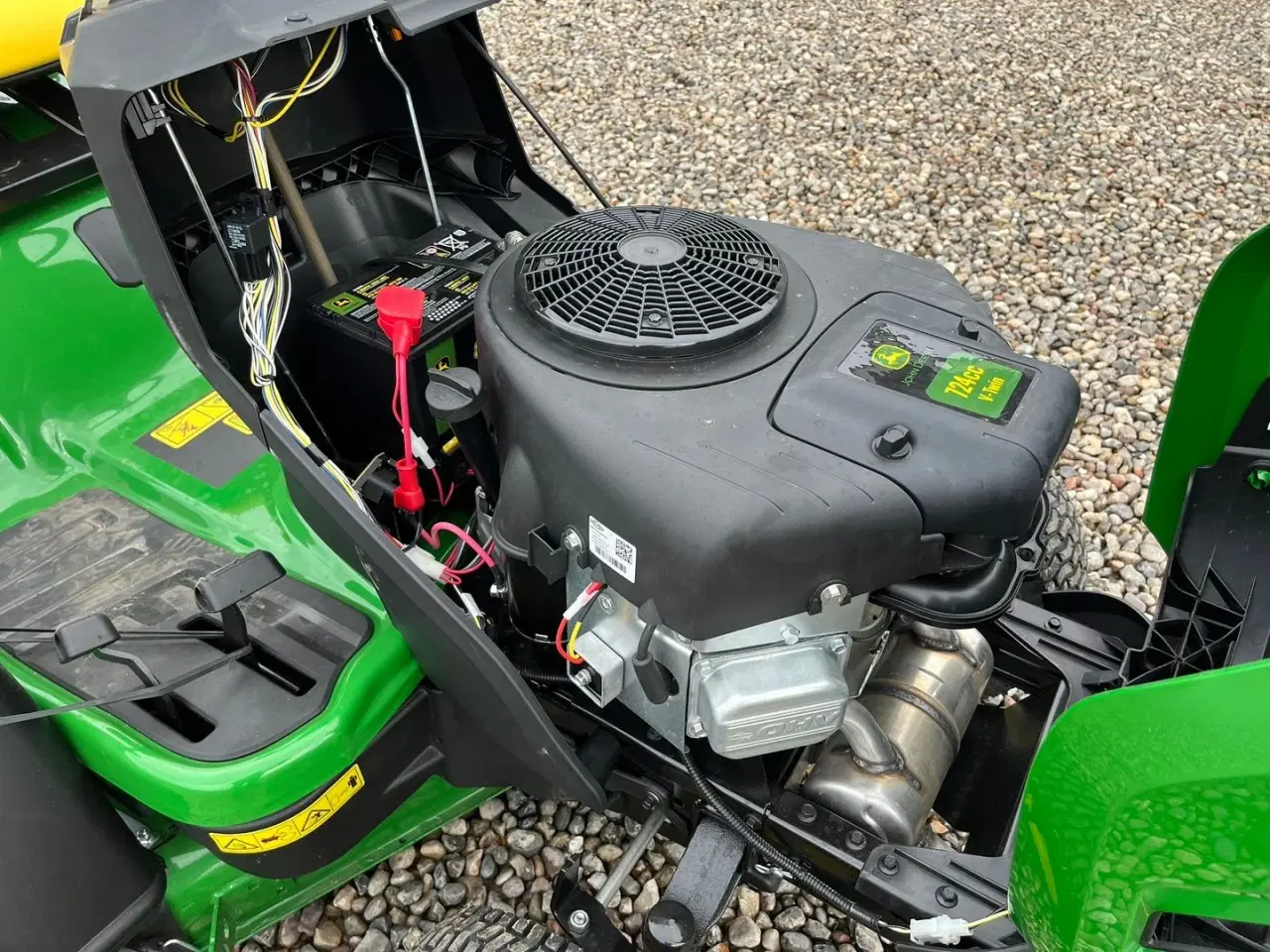 Billede 16 - John Deere X167 2cylinderet motor og med 48tommer klipperbord og for kofanger