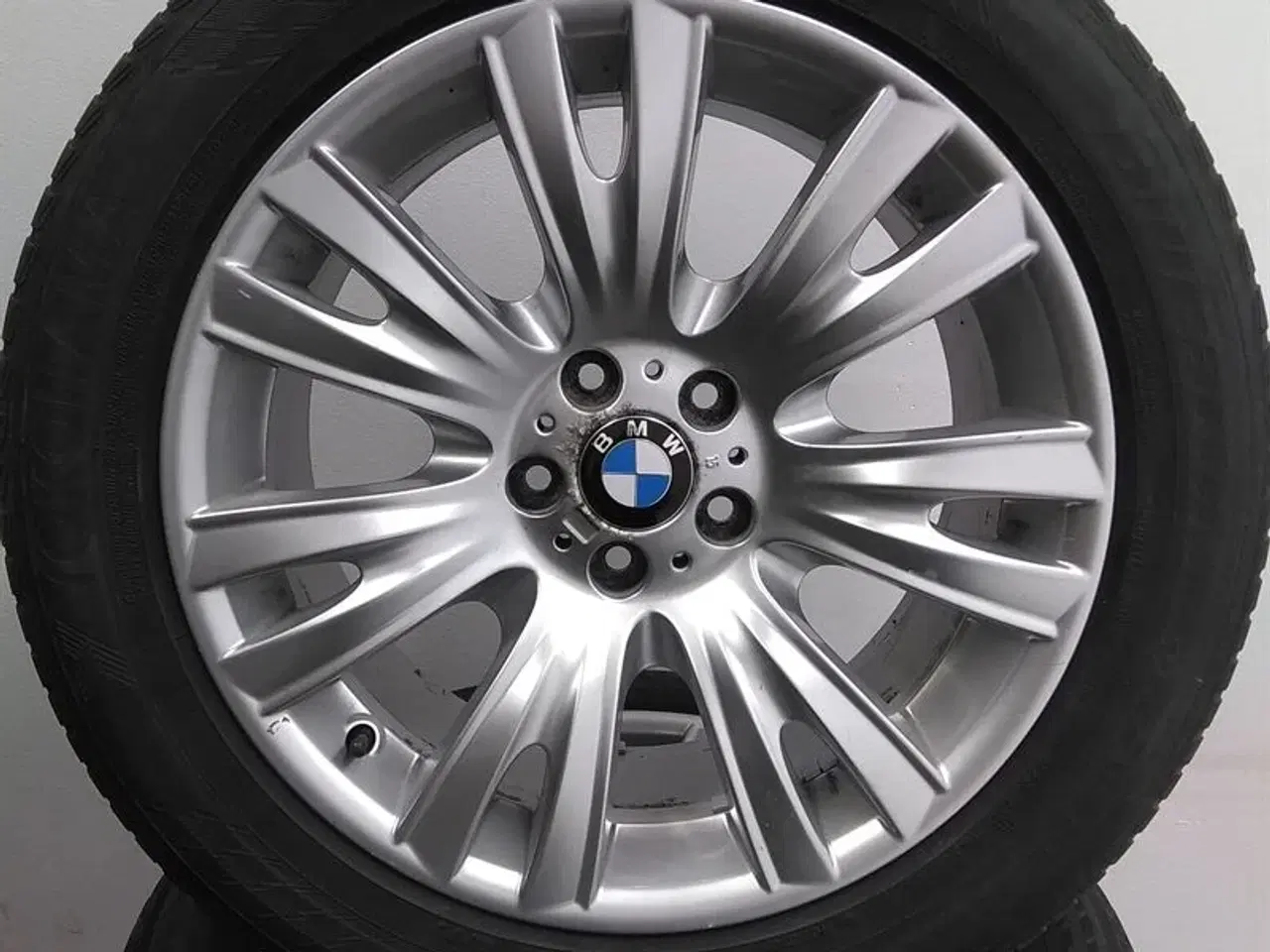 Billede 5 - 19" org. BMW fælge med vinterdæk "M V Spoke 223" A63362 BMW X5 (E70) X6 (E71) X6 (E72 Hyb) X5LCI (E70)