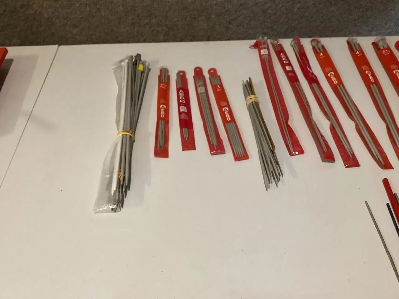 Billede 1 - Strikkepinde strømpepinde og hæklenåle 