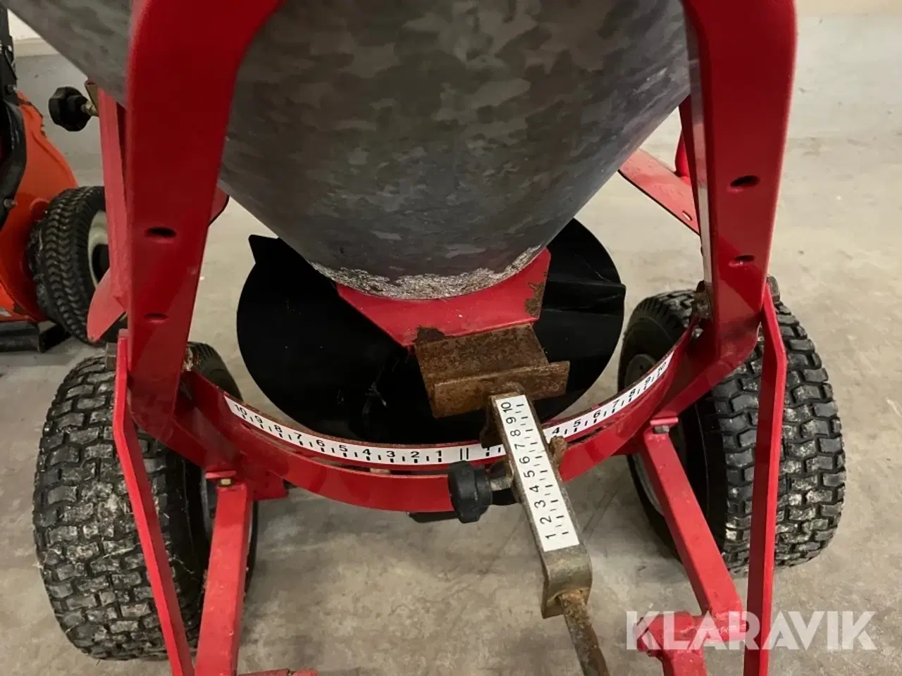 Billede 10 - Græsopsamler og gødningsspreder Husqvarna og Rondini