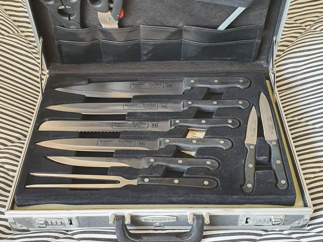 Billede 7 - Knivsæt i alu kuffert med 18 dele.