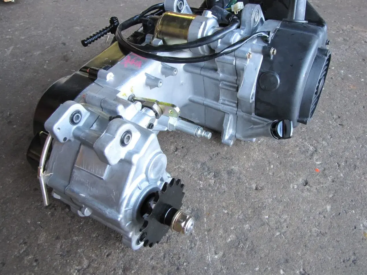 Billede 3 - Aeon 180 cc motor NY