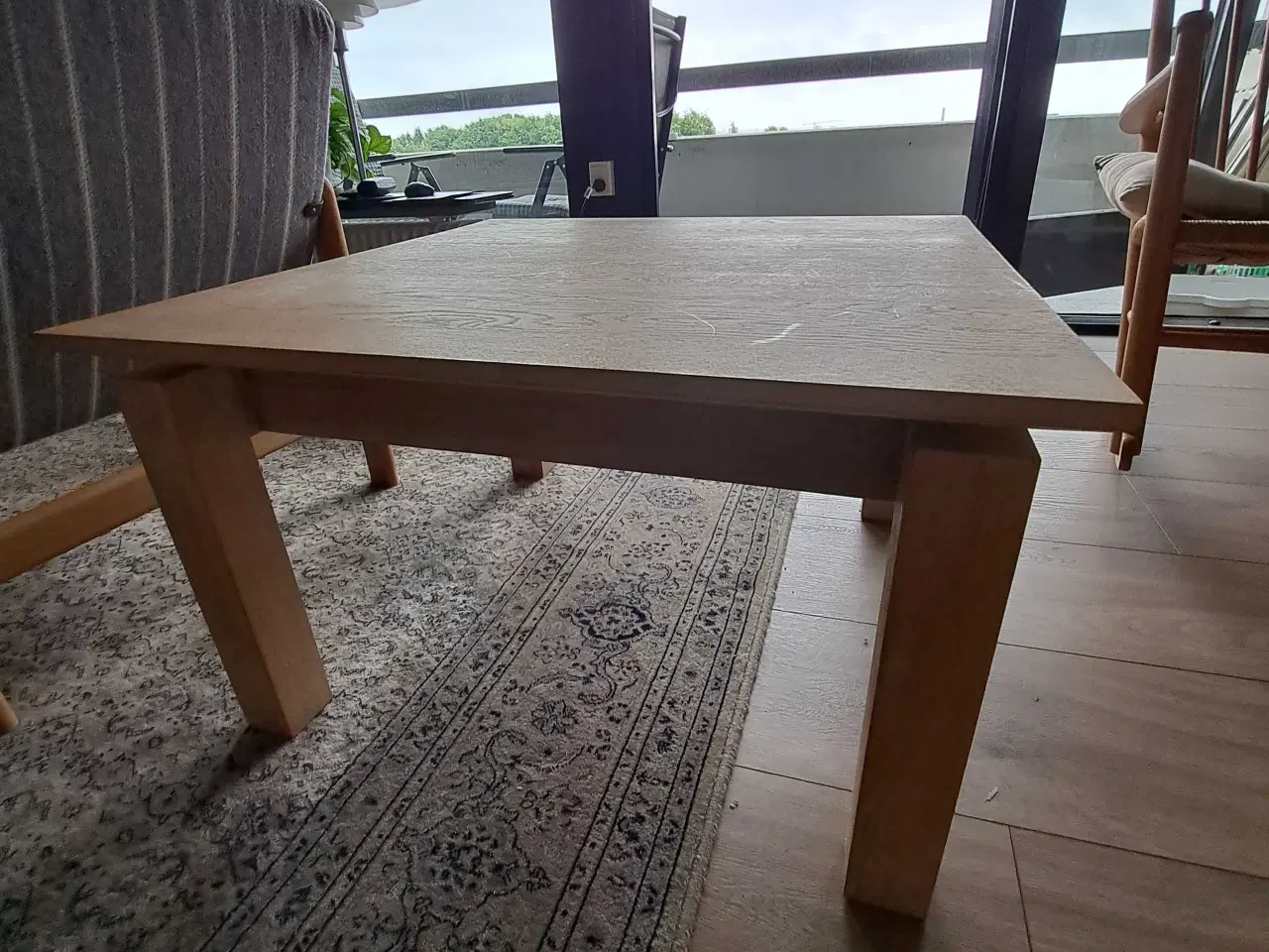 Billede 2 - Sofabord I massiv lys eg