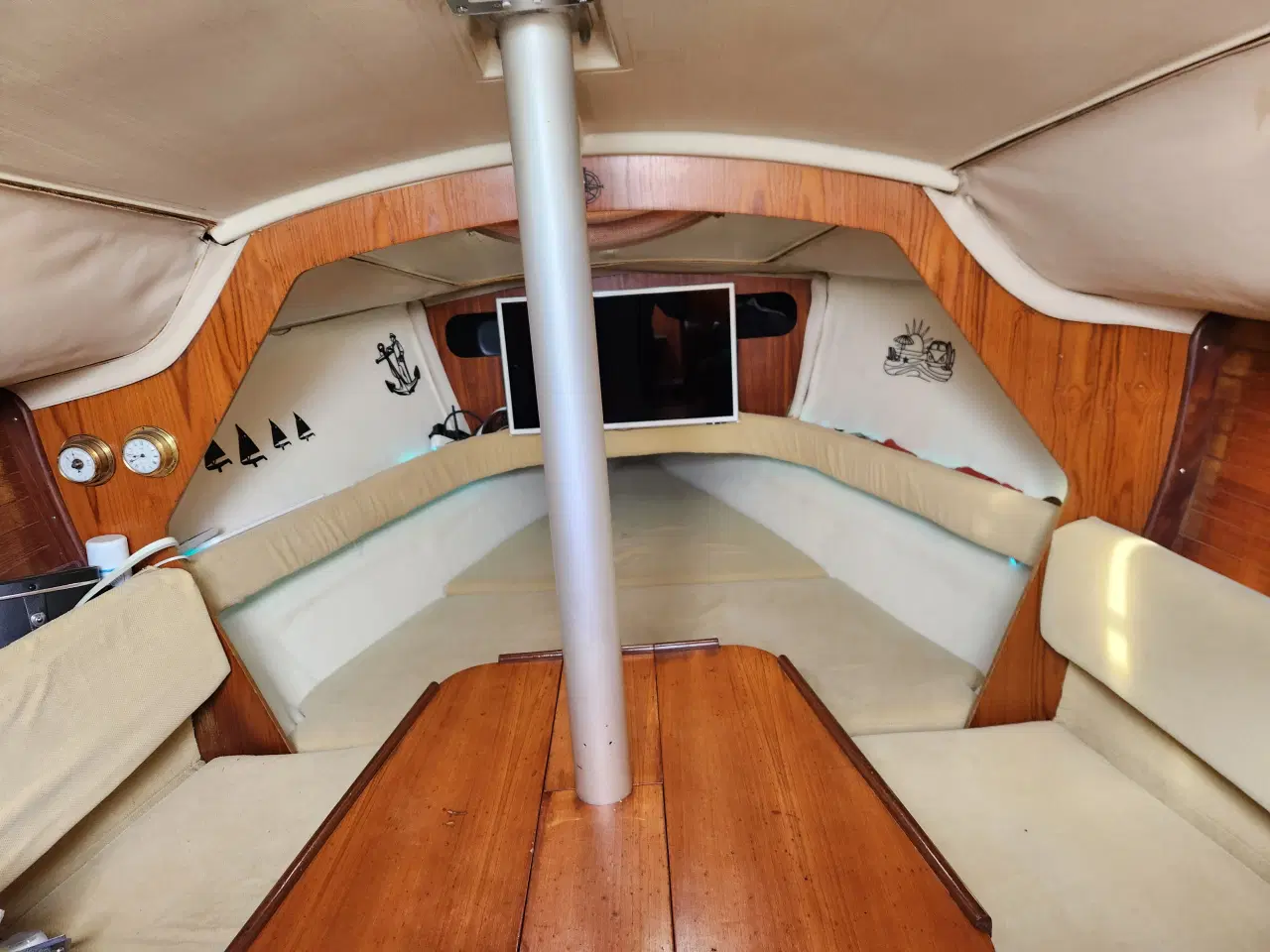 Billede 4 - Benetau first 26Billig ejlbåd med næsten ny motor.