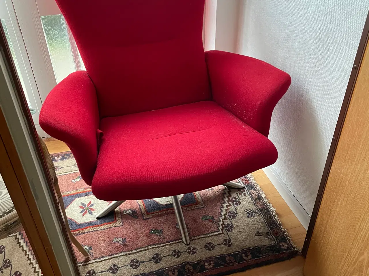 Billede 2 - Lænestol i rødt stof