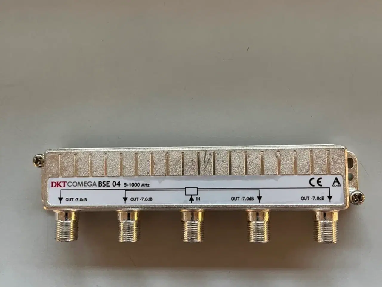 Billede 1 - Antennekabel-splitter, -forstærker, -kabler mm.