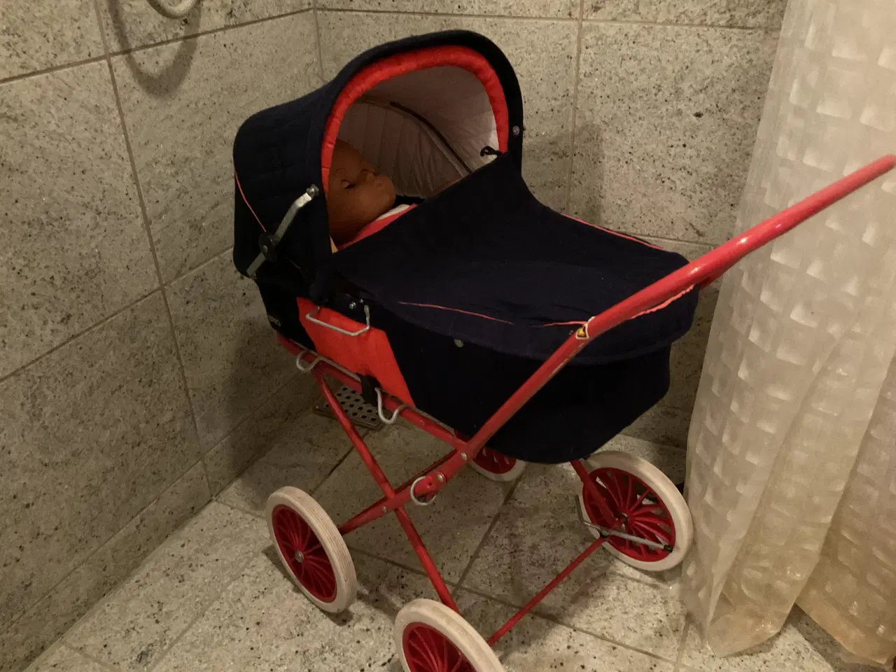 Billede 1 - BRIO dukkevogn