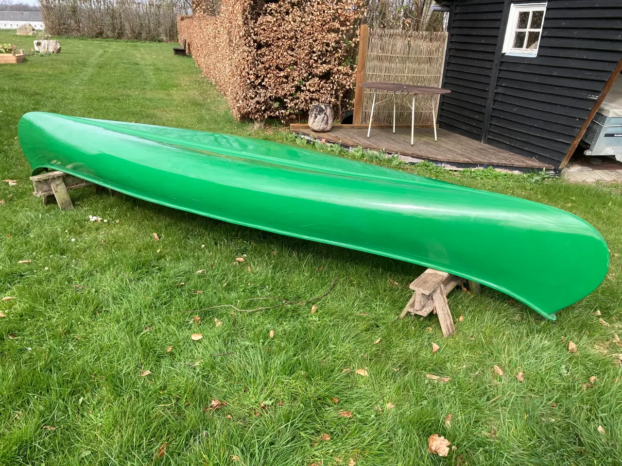 Billede 3 - Brugt velholdt 2-3 pers. kano i plast med 2 padler