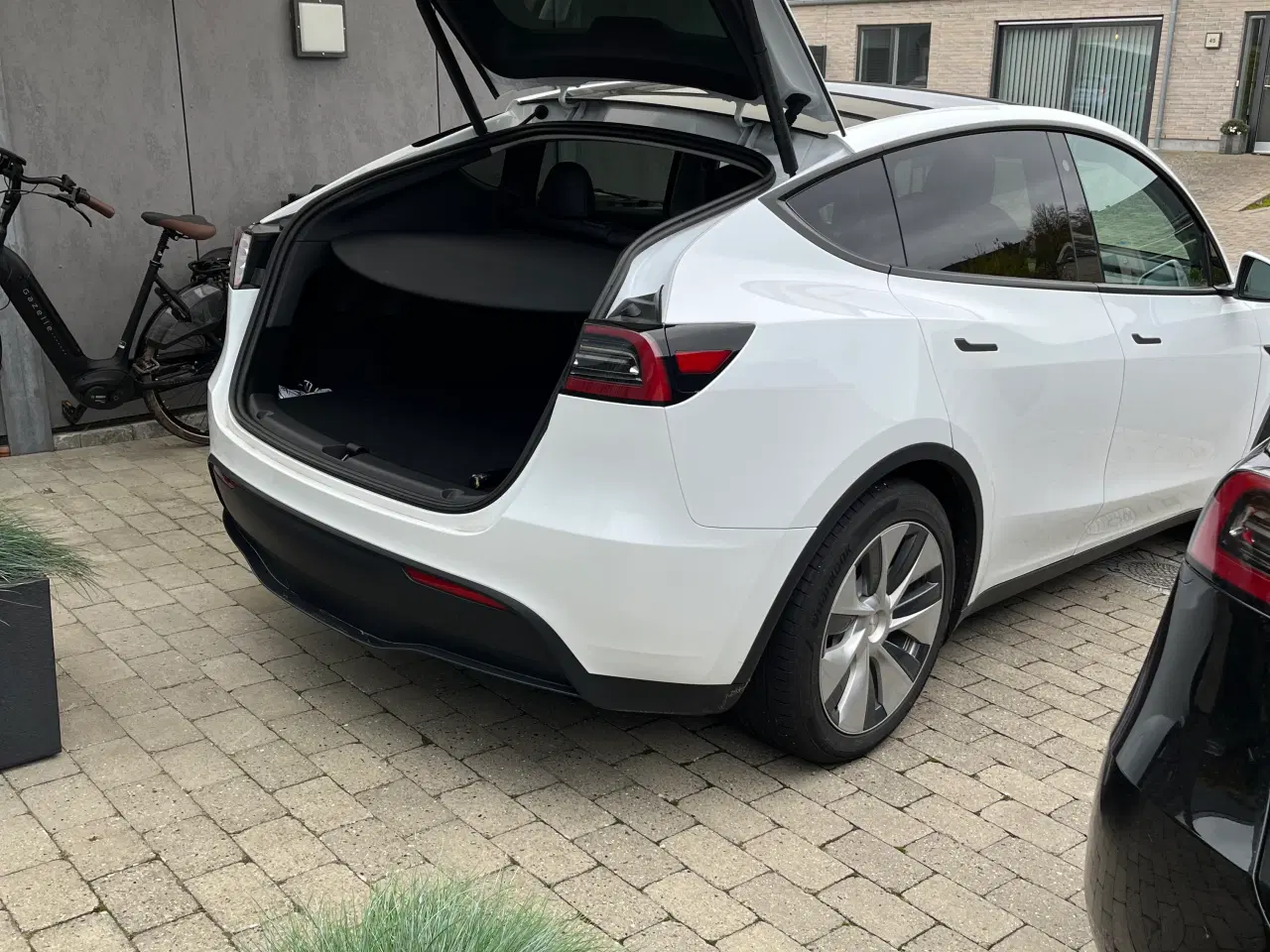 Billede 8 - Tesla model Y Standard Range