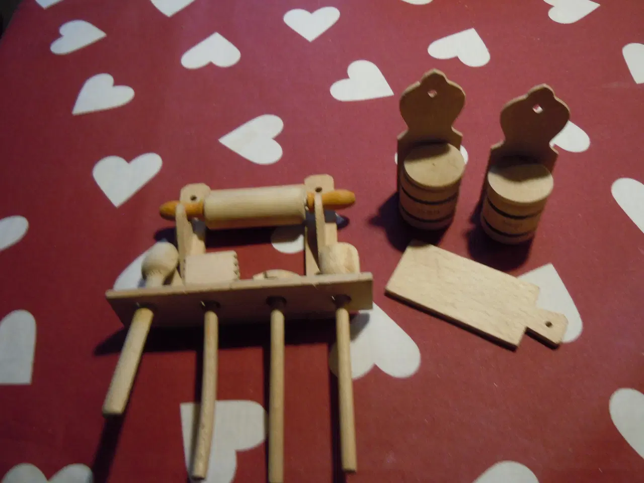 Billede 1 - dukkehus møbler i træ