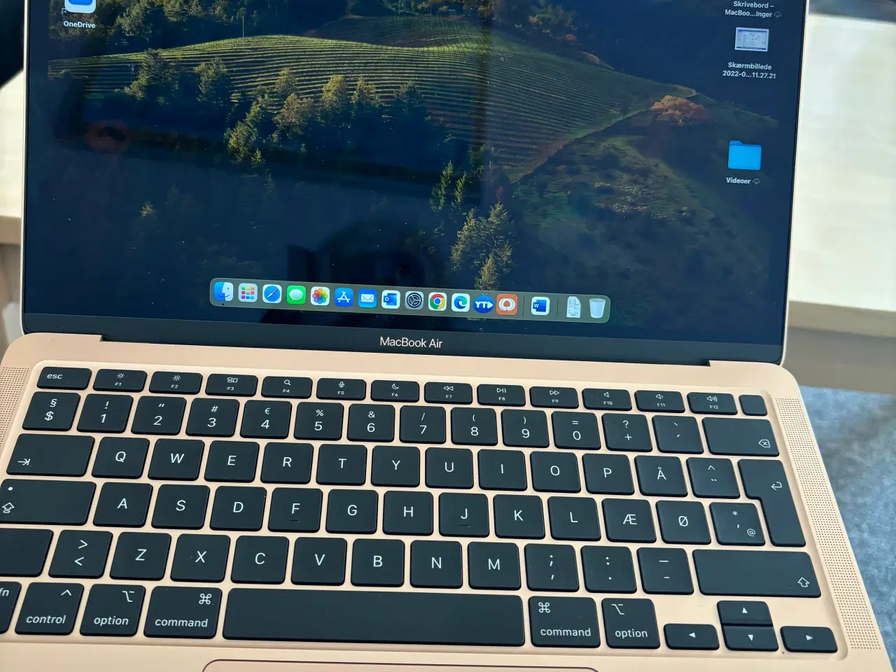 Billede 1 - MacBook Air m1  Gold 8gb ram 256 gb harddisk