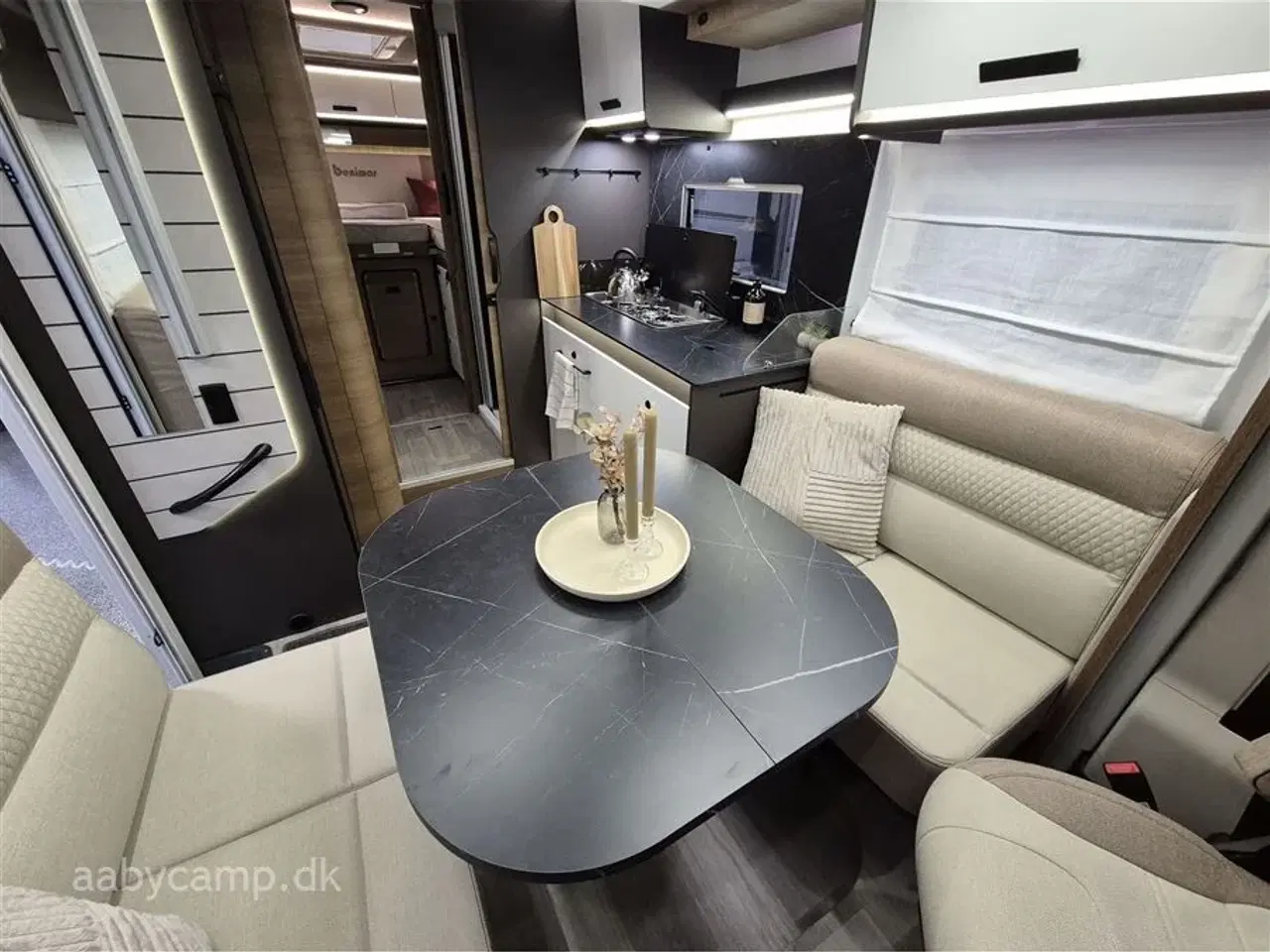 Billede 12 - 2026 - Benimar Mileo 268   Nk pakke. 8 Trins Automatgear. 140 Hk.  200W Solceller. Truma Combi Diesel. Kompressor Køleskab 150L. Emhætte.