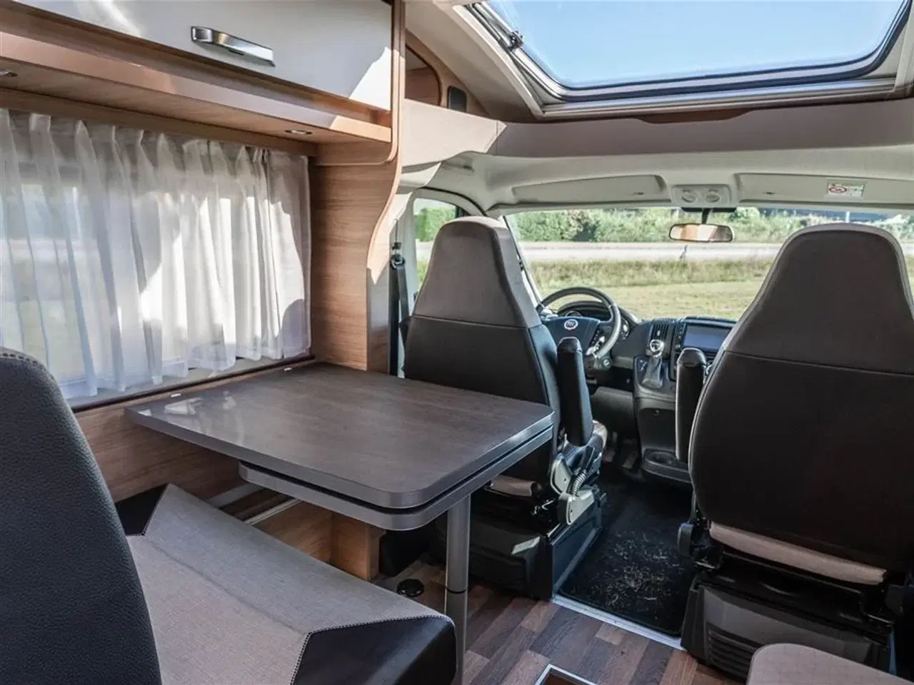 Billede 3 - 2021 - Weinsberg CaraCompact 600 MF "Pepper Edition"   Kompakt autocamper med Automatgear