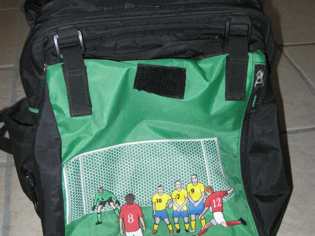 Billede 3 - Jeva skoletaske til fodbolddrengen