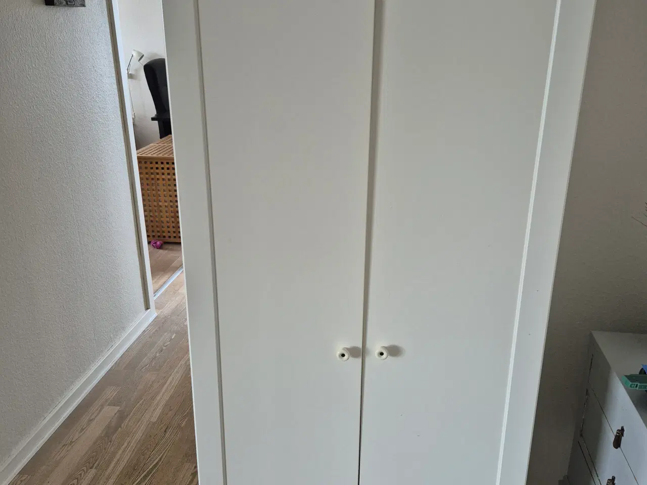 Billede 1 - Flot Garderobeskab