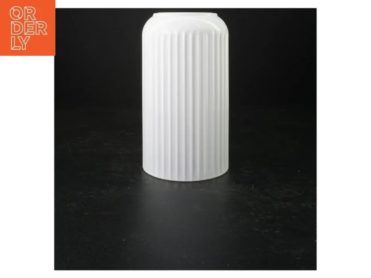 Billede 3 - Hvid porcelænsvase fra Lyngby (str. 20 cm)