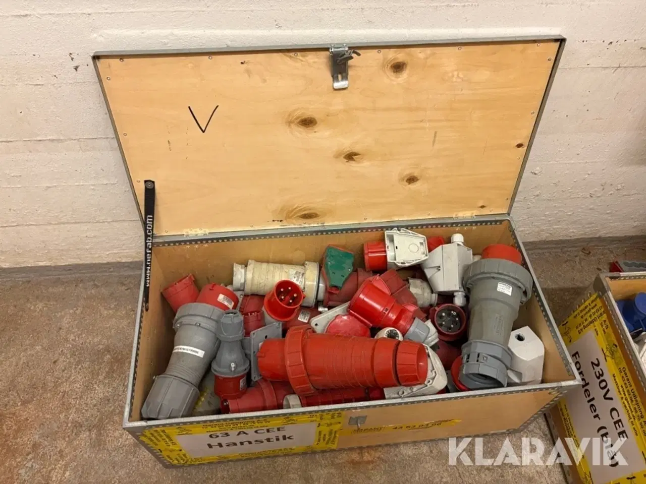 Billede 2 - Assorterede stik - 4 kasser