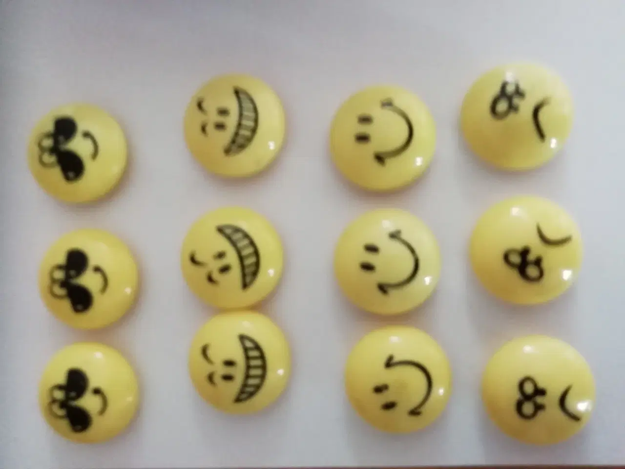 Billede 1 - magnet med smiley