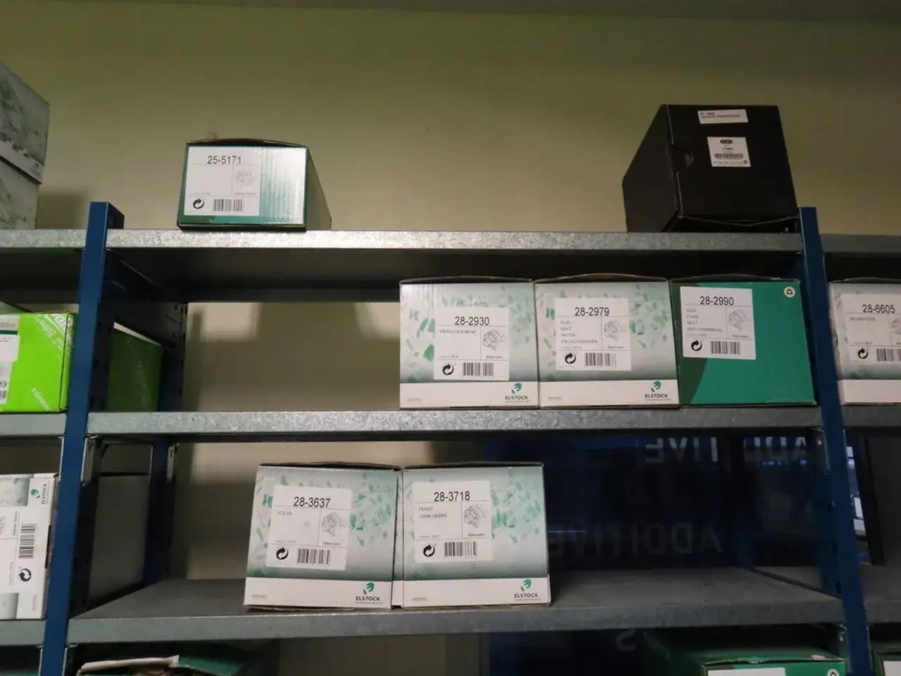 Billede 8 - 16 fag med startere og generatorer