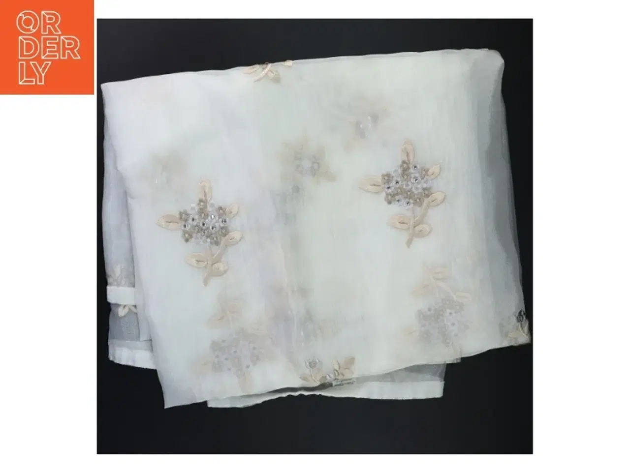 Billede 2 - Lene Bjerre dug med blomsterbroderi (str. 220x130 cm)