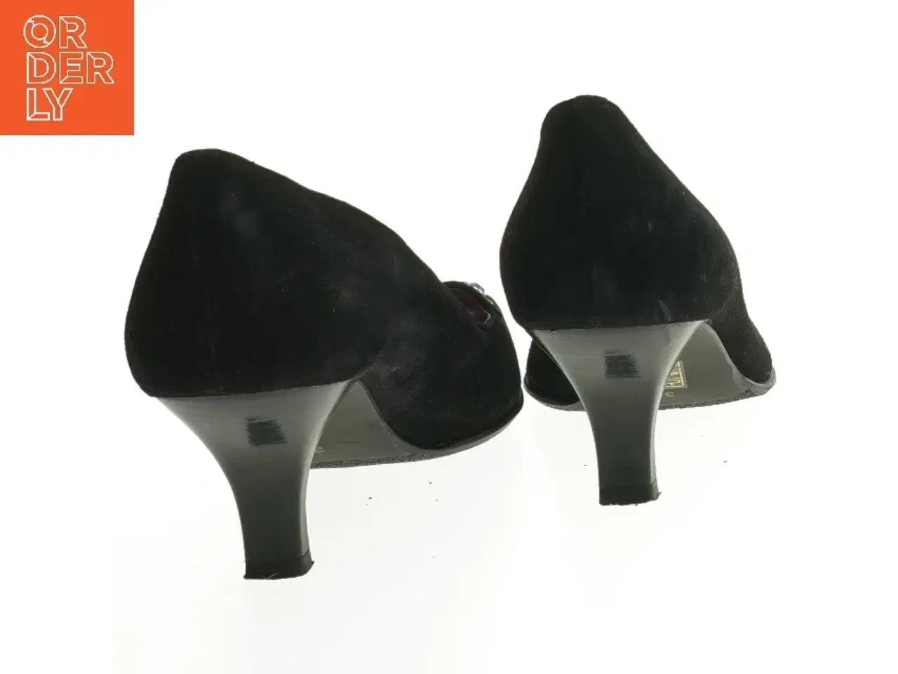 Billede 3 - Sorte pumps med dekoration fra J Emix (str. 39)