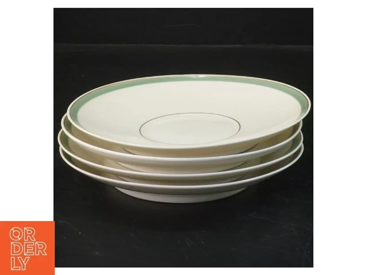 Billede 4 - 4 suppeteriner fra Royal Copenhagen (str. Kop ø, 13 cm. underkop. ø. 17 cm. 4 z)