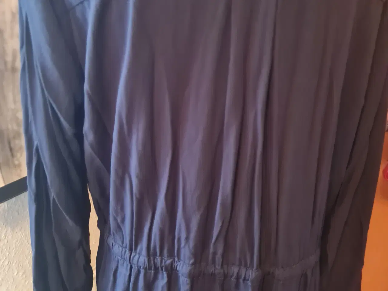 Billede 4 - Bluse kjole str xl fra House of Soul