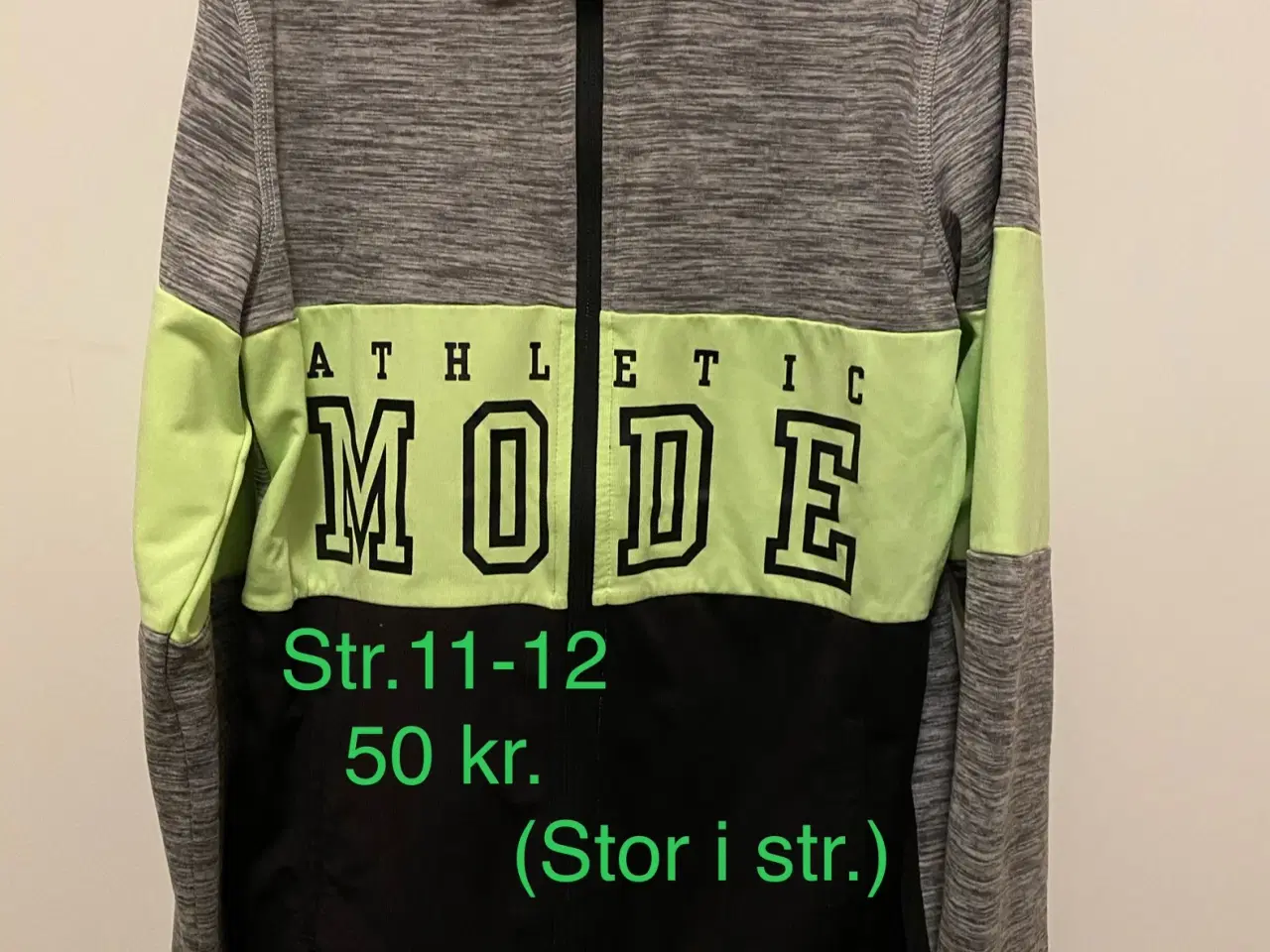 Billede 1 - Trænings hoodie m/tryk “Athletic Mode” str. 11-12