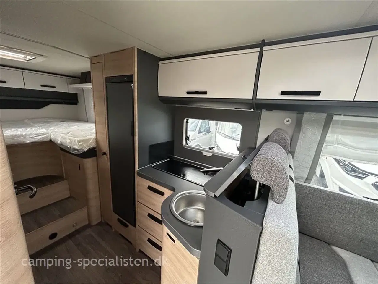 Billede 14 - 2026 - Knaus L!VE I 700 MEG Nyhed Knaus L!VE I 700 MEG 2026 med helt nyt interiør - kan ses nu hos Camping-Specialisten