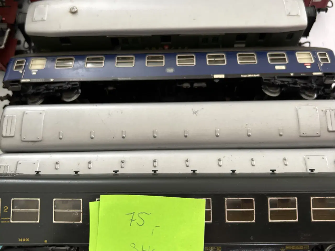 Billede 12 - Merklin toge og vogne 