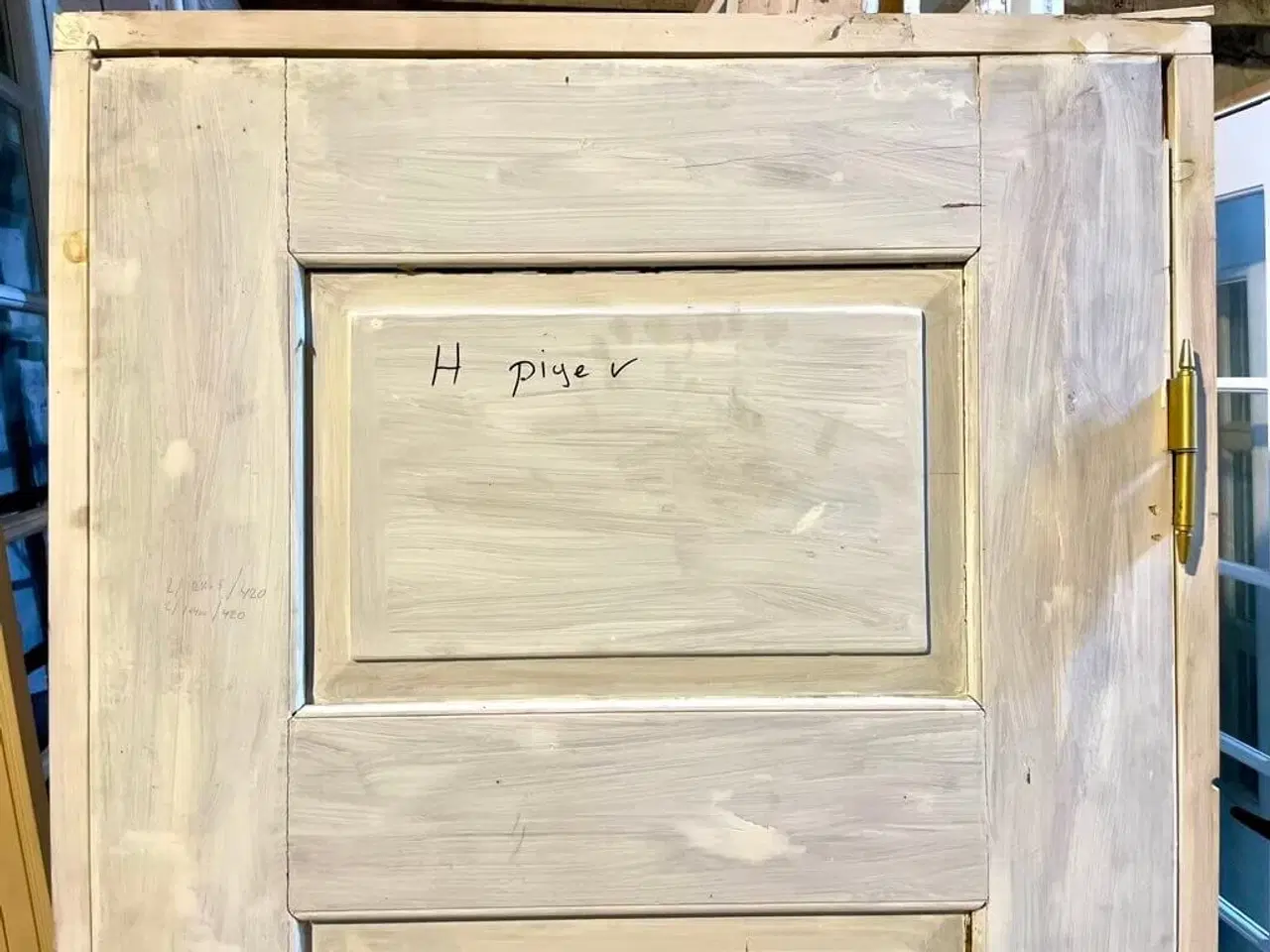 Billede 4 - Højrehængt, lav bondehusdør m. karm