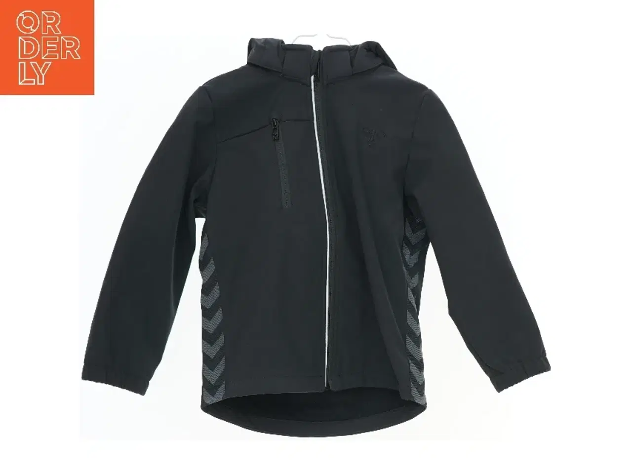 Billede 1 - Softshell jakke dreng m. hætte fra Hummel (str. 116)