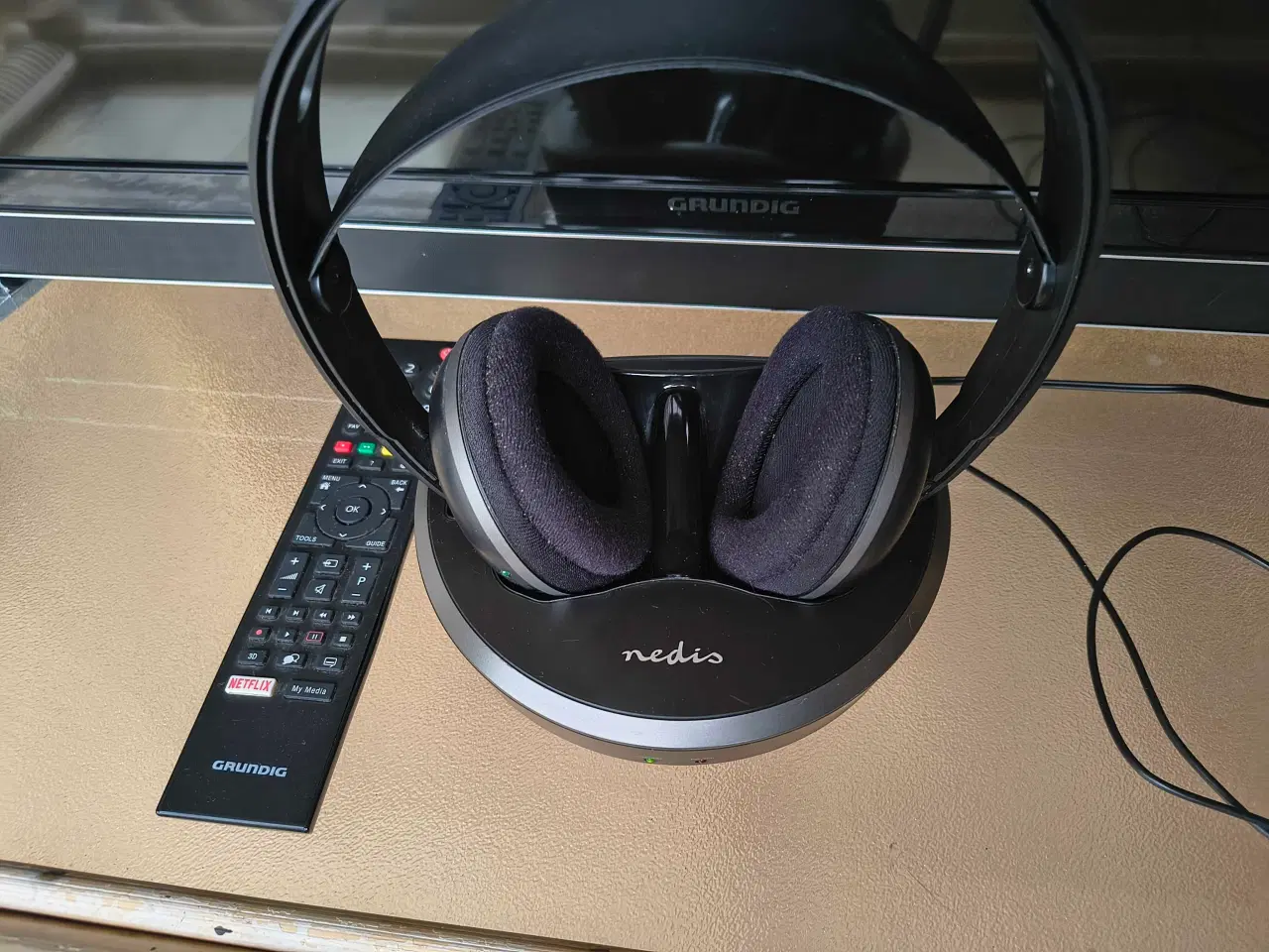 Billede 15 - Grundig 49"LED HDTV m.Android HDtv box + headset. 