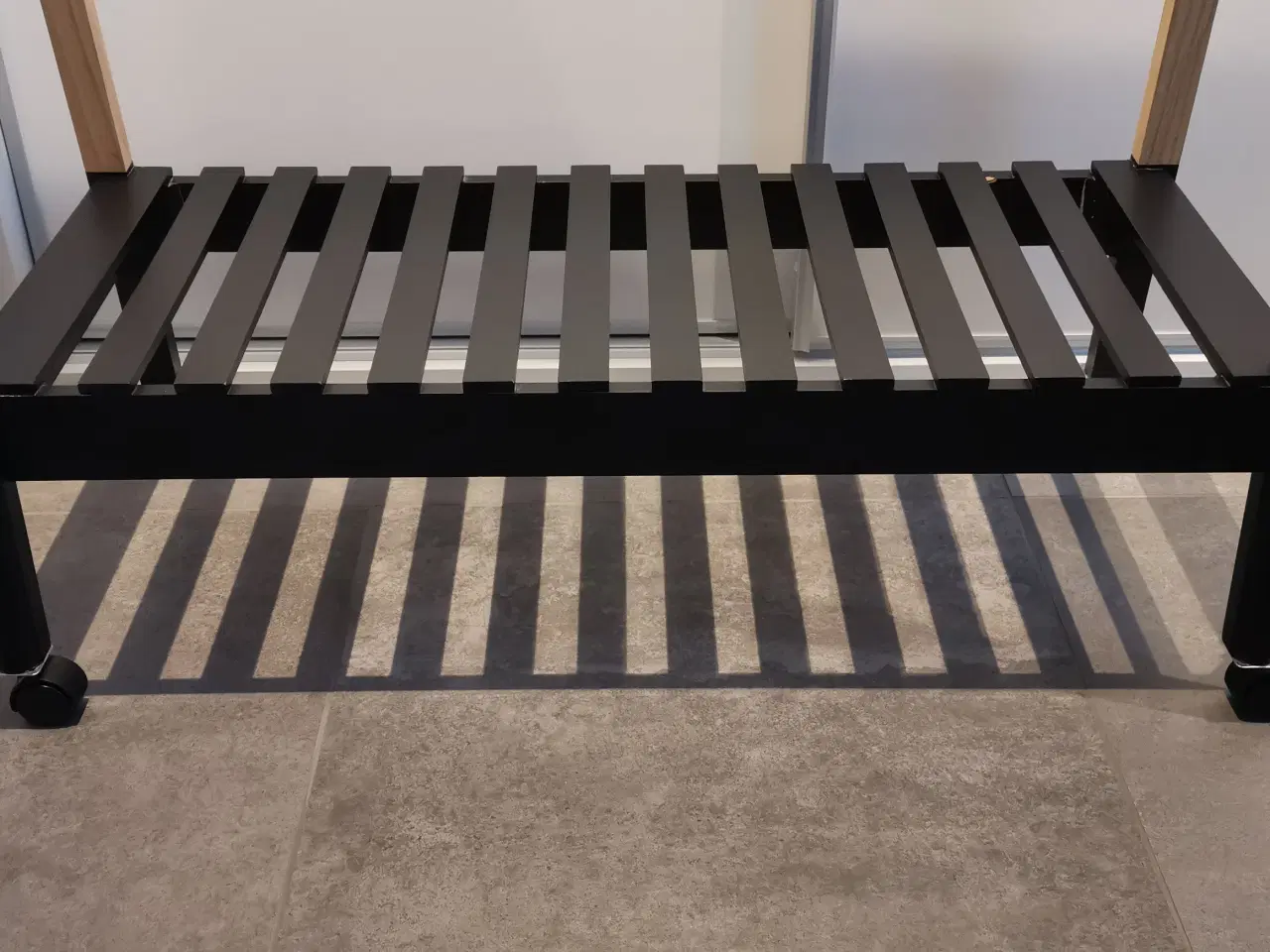 Billede 3 - Tøjstativ til bøjler