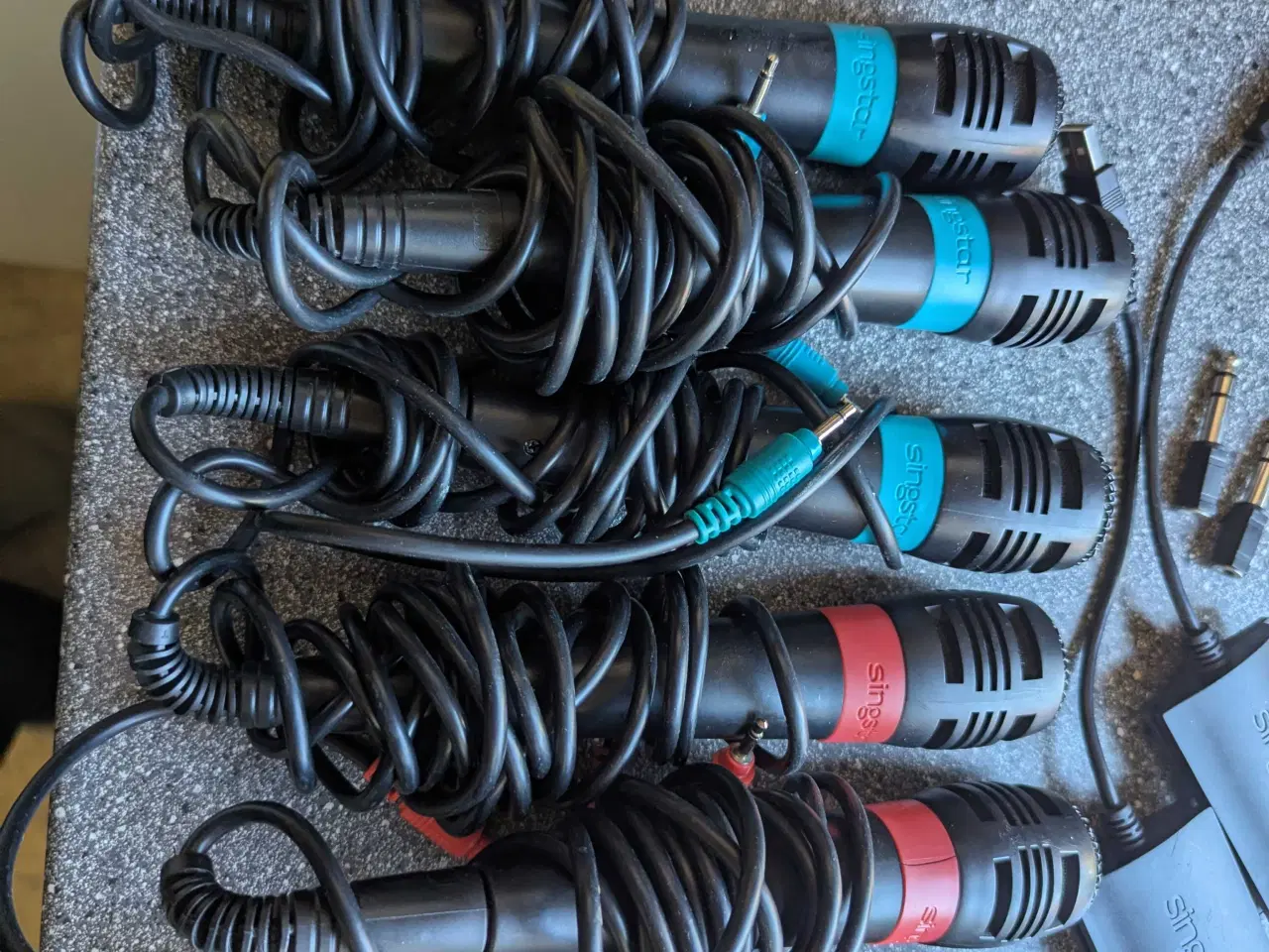 Billede 1 - Ps2 singstar pakke 4 spil/ 6 microfoner 