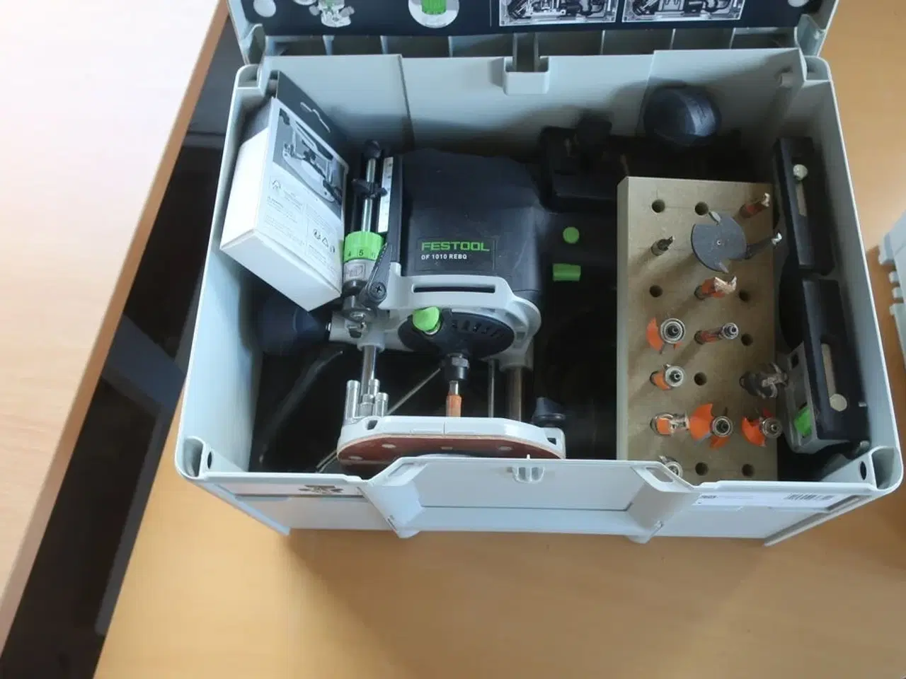Billede 1 - Overfræser FESTOOL OF 1010 REBQ inkl. jern
