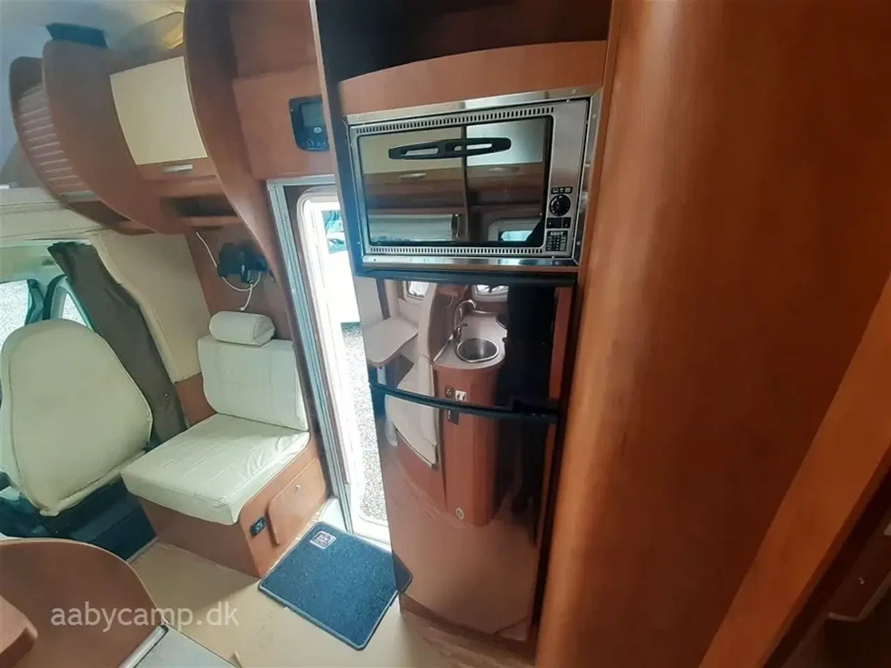 Billede 13 - 2012 - P.L.A M 742   Alkovemodel. lyse lædersæder. ovn.