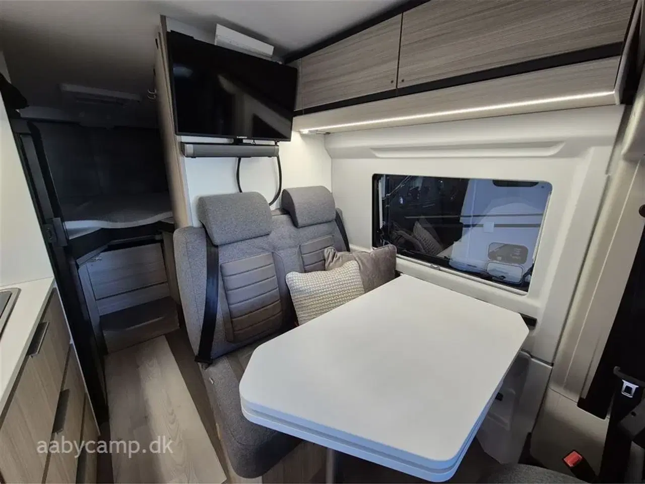 Billede 9 - 2020 - Adria Twin Axess 640 SL   langsgående senge. El-markise. 2x lithium. 2x TV. victron lader. victron booster. solceller. luft på bagaksel. Fyldegas.  kompressor køleskab. helårsdæk. undervognsbehandlet-.clesana Toilet.