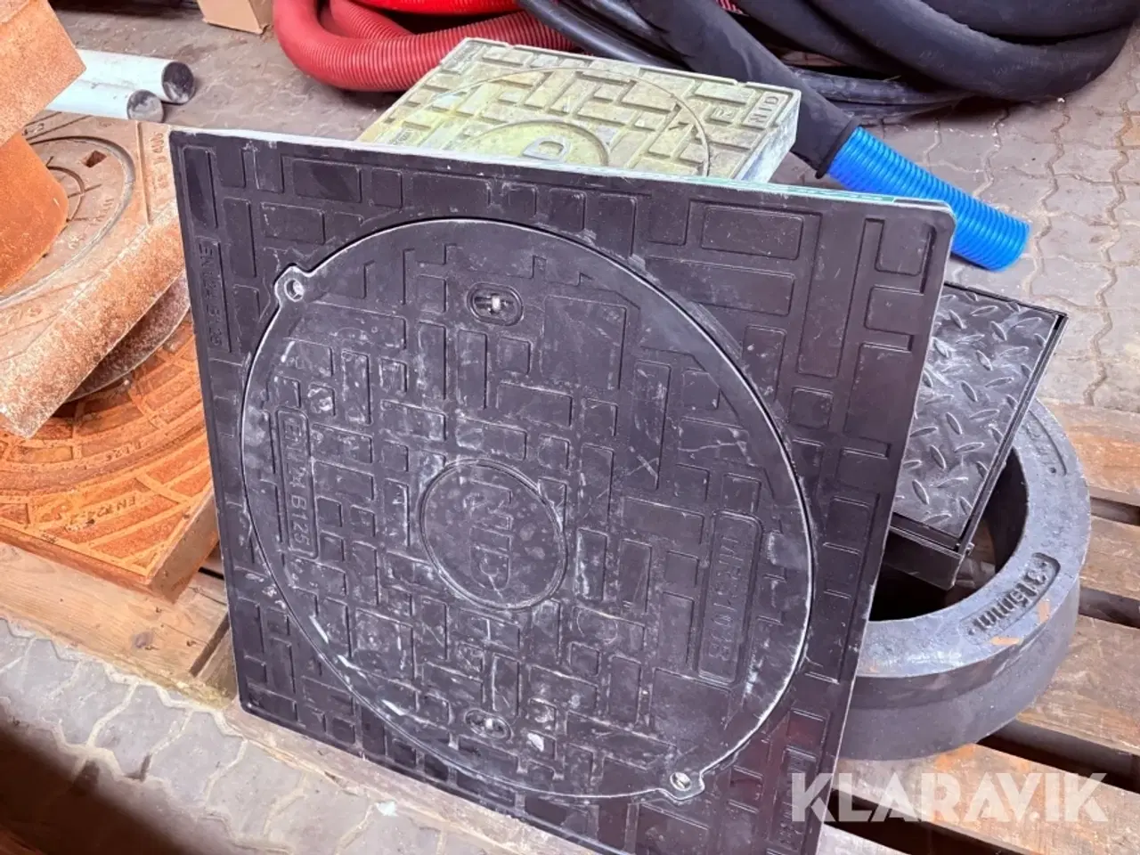 Billede 5 - Brønddæksler og rammer – støbejern & plast (Jesmig / NID m.fl.)